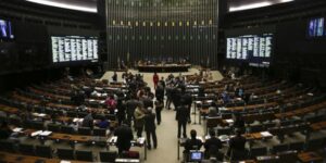 Poucos deputados federais eleitos com voto próprio