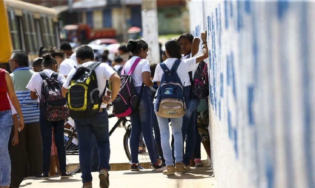 MEC publica portaria com diretrizes gerais para educação básica