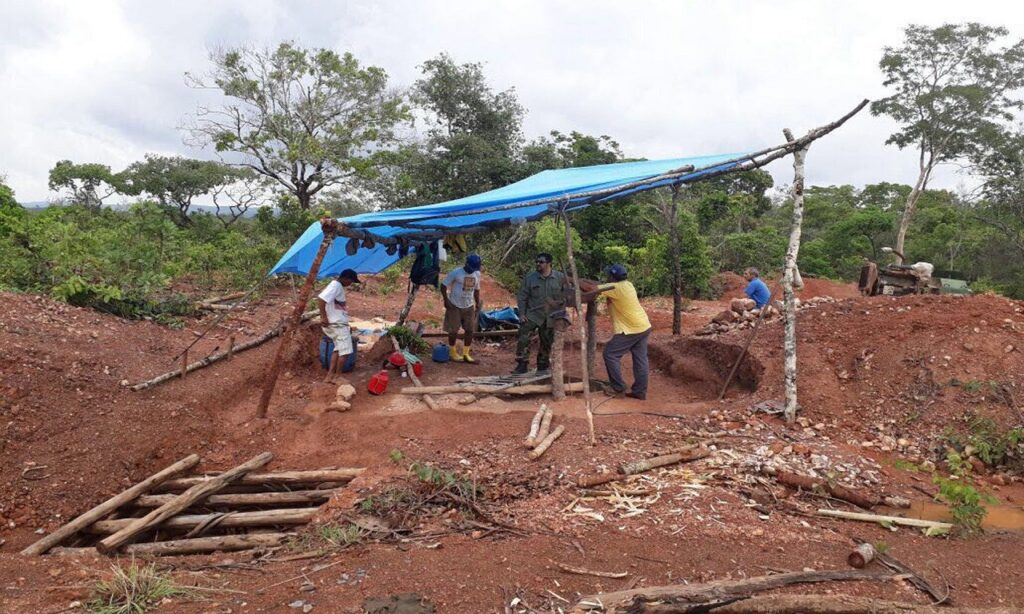 Pouca fiscalização facilita abertura de garimpos clandestinos