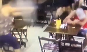 Homem é morto a tiros dentro de bar