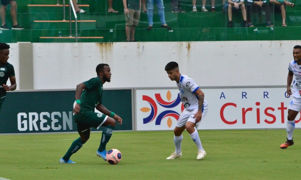 Goiás empata contra o Goianésia na despedida da Serrinha