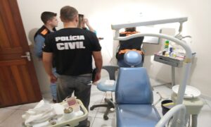 Falso dentista é preso suspeito de atuar usando registro de profissional habilitado