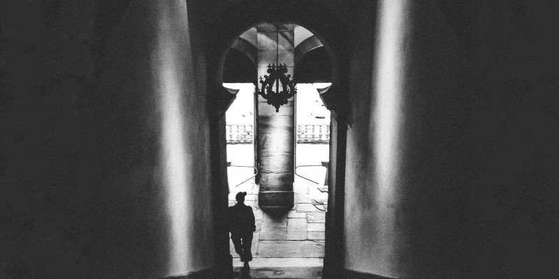 ‘Tra versões’: passagem