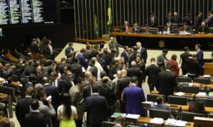 Câmara pode votar projeto sobre porte de armas esta semana