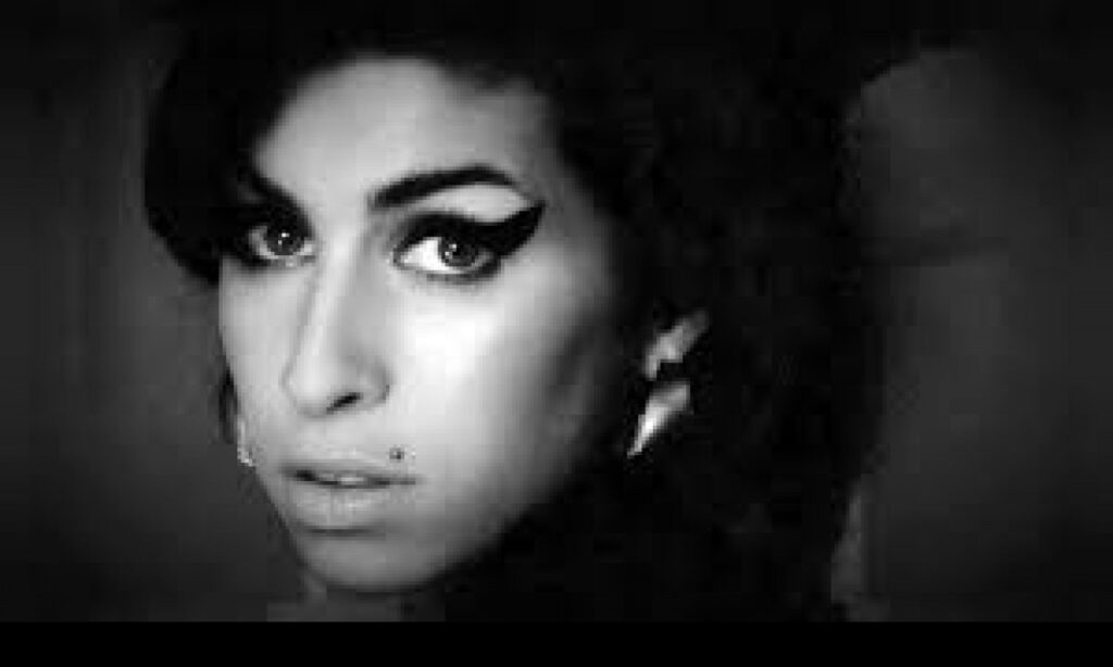 Canal exibe show da Amy  Winehouse em homenagem