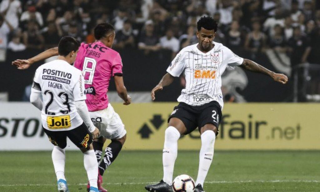 Corinthians busca virada histórica no Equador para chegar à final