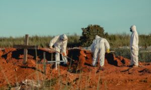 Brasil registra 1.736 mortes por Covid-19 e 28 mil confirmações