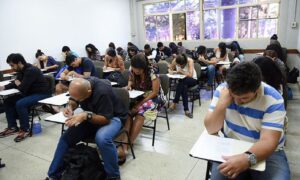 Selecionados na 2ª chamada podem comprovar dados até esta sexta-feira (28)