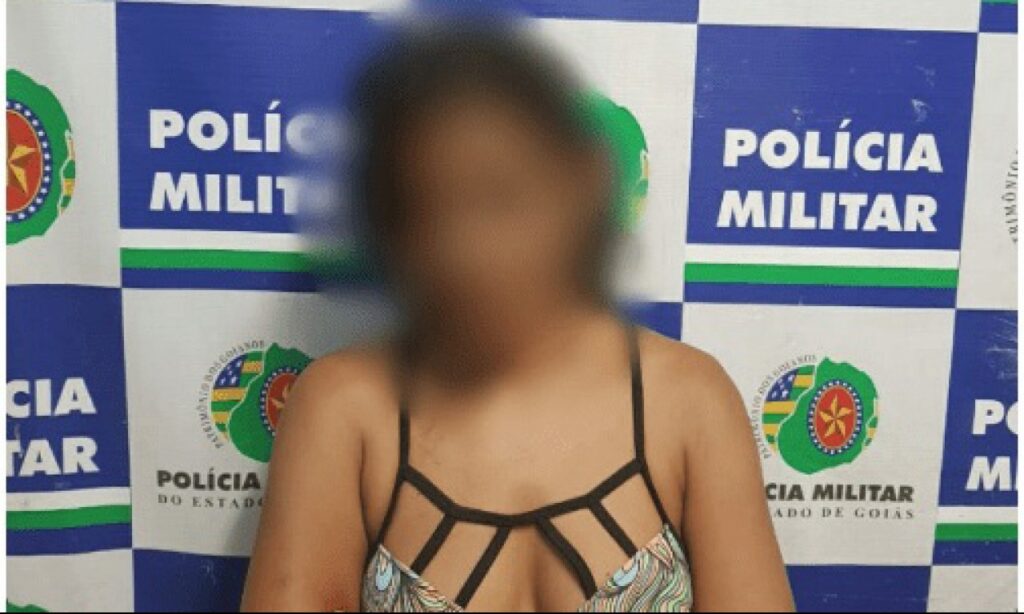 Mulher é presa suspeita de esfaquear marido da vizinha para defendê-la dele