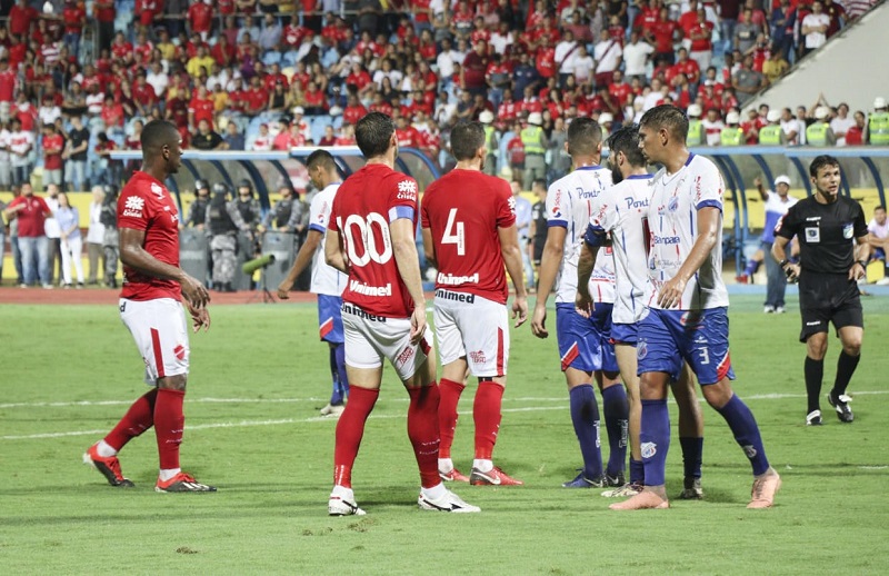 Vila Nova enfrenta Bragantino-PA para carimbar vaga na Copa do Brasil