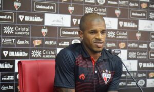 Atlético Goianiense rescinde contrato de Jarro Pedroso