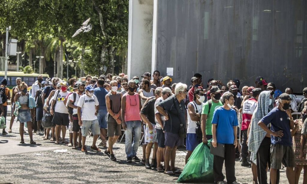 Dados indicam que renda do trabalho registrada em 2020 é a menor em oito anos