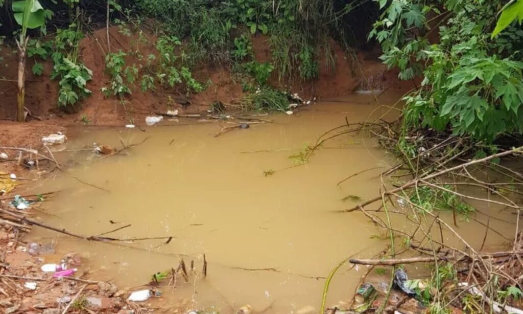 Criança morre após se afogar em poça de água da chuva em Valparaíso