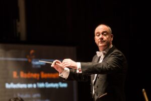 Filarmônica apresenta ‘Noite de Sinfonias’ nesta quinta-feira