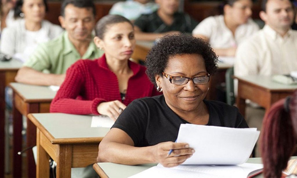 Goiânia abre inscrições do EJA para mulheres nesta segunda e terça-feira (21/9)