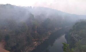 Incêndio atinge Chapada dos Veadeiros