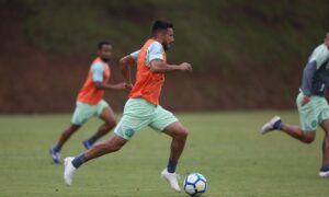 Ruschel quer retomar alto nível no Goiás