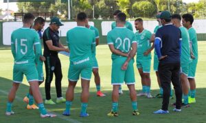 Goiás e Aparecidense se enfrentem pelas quartas de final do Campeonato Goiano