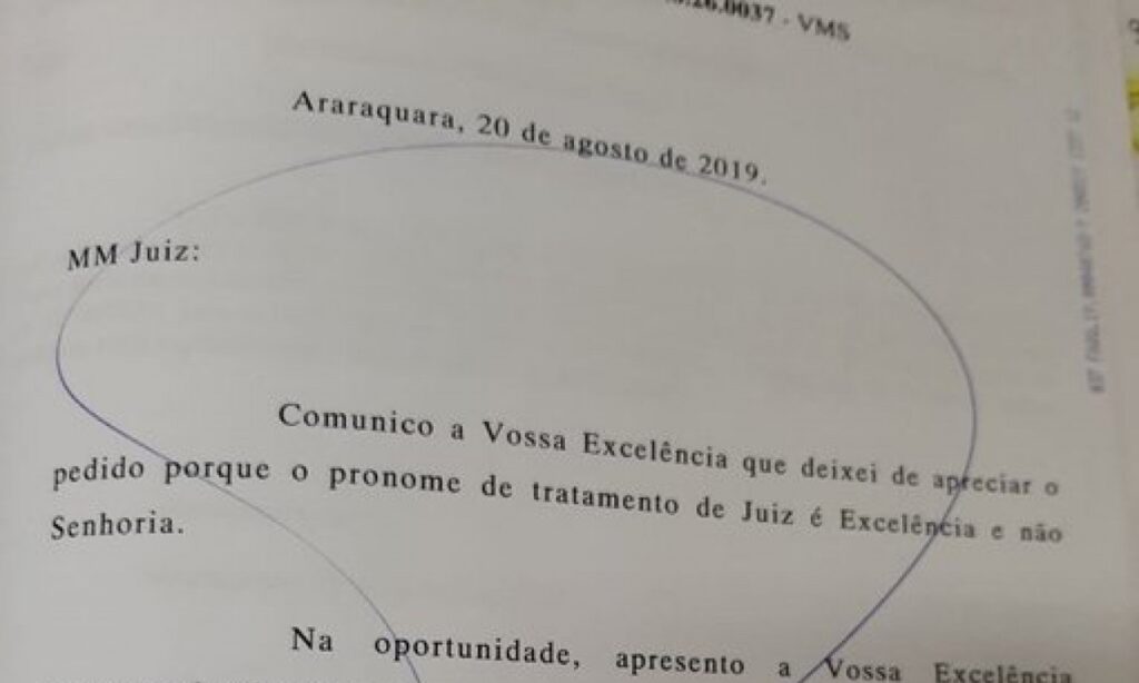 Juiz se nega a apreciar pedido porque não foi chamado de Vossa Excelência