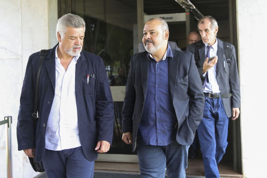 Mourão recebe presidente da CUT para conversar sobre Previdência