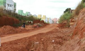 Obra da Avenida Leste Oeste é embargada por falta de cuidados em relação à Covid-19