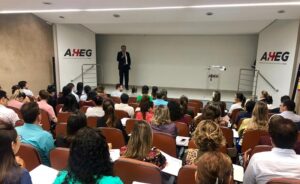 Palestra aborda cuidados relacionados ao serviço de nutrição para controle de infecções