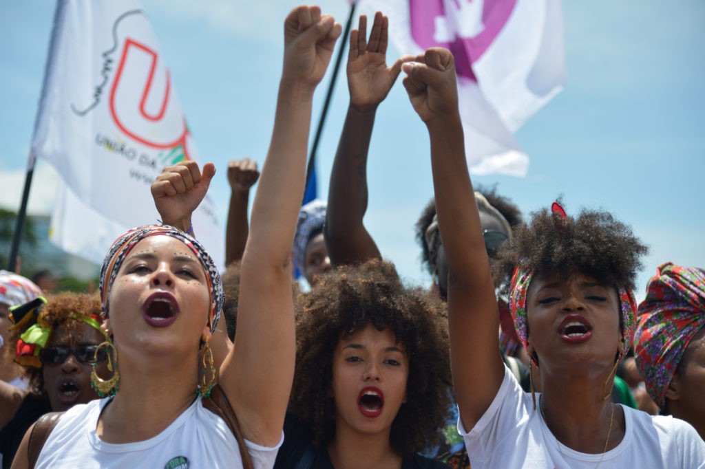 Mulheres do Brasil chama atenção para os 110 milhões de brasileiros que não têm água tratada