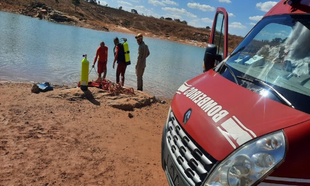 Corpo De Bombeiros localiza corpo que estava submerso em um poço