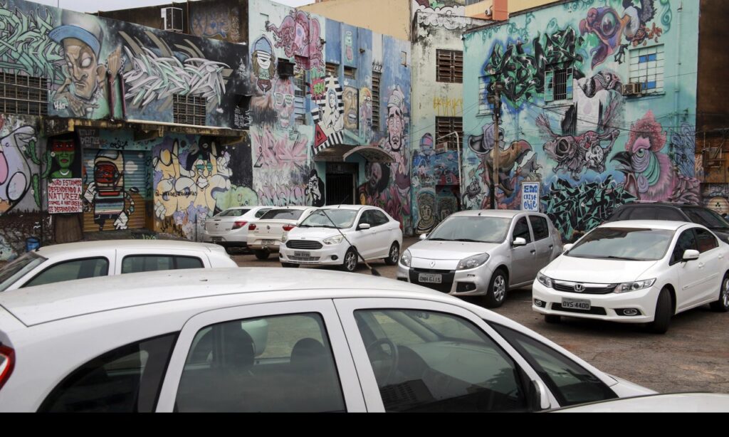 Beco da Codorna se torna um cemitério artístico