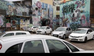 Beco da Codorna se torna um cemitério artístico