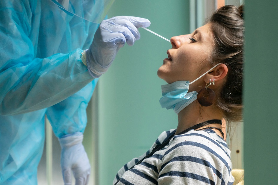 Laboratórios goianos alertam ameaça de desabastecimento de insumos para os testes de Covid-19