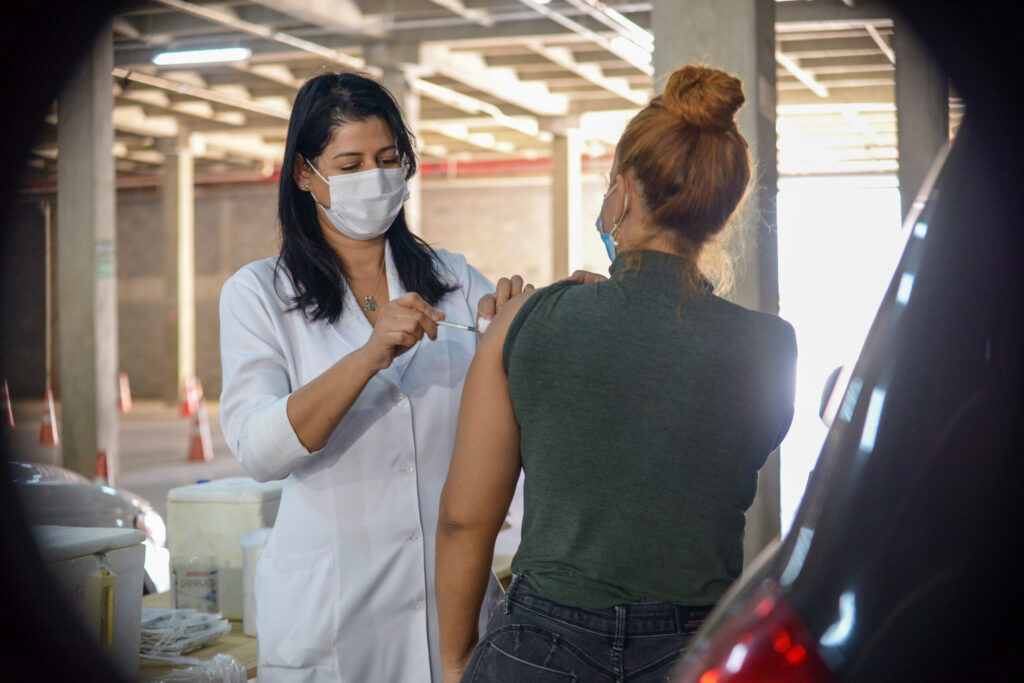 Distribuição de doses para municípios será uma vez na semana