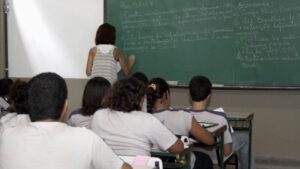 Municípios querem piso dos professores regulamentado em 2022