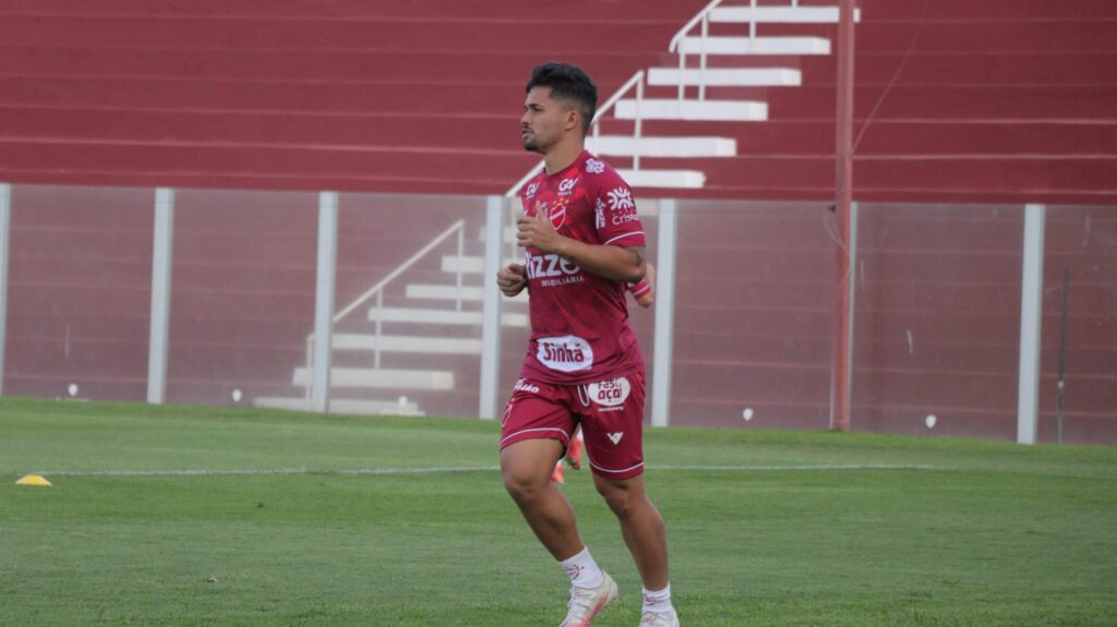 Alesson celebra bom momento e garante foco no Tigre