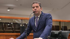 Deputado Alysson Lima recebe alta após cair de escada e ter um desmaio