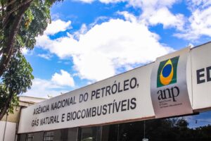 Produção de gás natural cresce 5% enquanto petróleo tem queda de 1