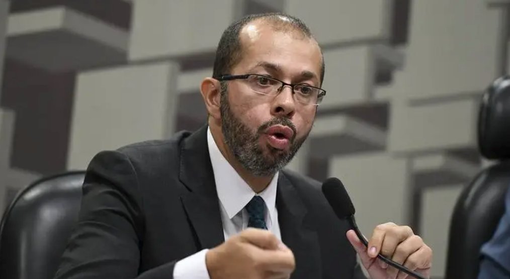 Centrão quer indicar novo nome para o STF no lugar de um "terrivelmente evangélico"
