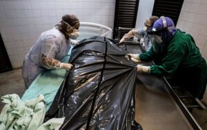 Estudo aponta que pandemia causou maior redução da expectativa de vida desde a Segunda Guerra Mundial