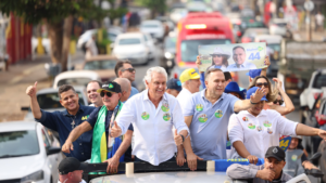 Mabel e Caiado participam de megacarreata em Goiânia