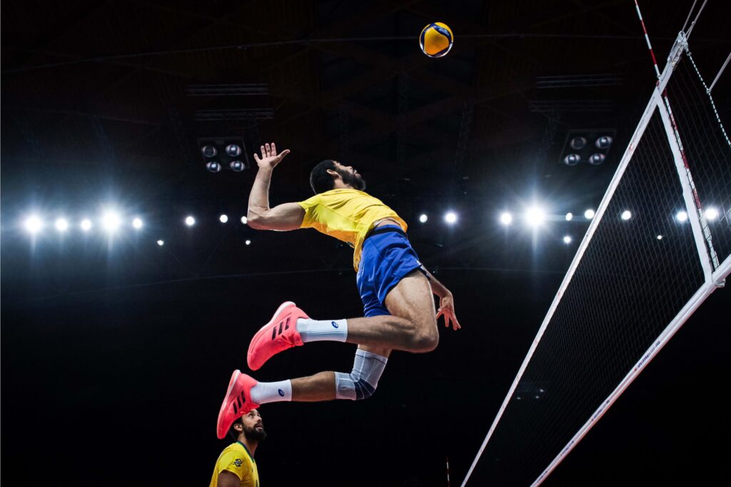 Seleção masculina de vôlei se recupera e bate Japão na Liga das Nações