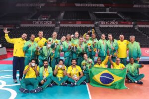 Vôlei feminino conquista a prata em Tóquio 2020