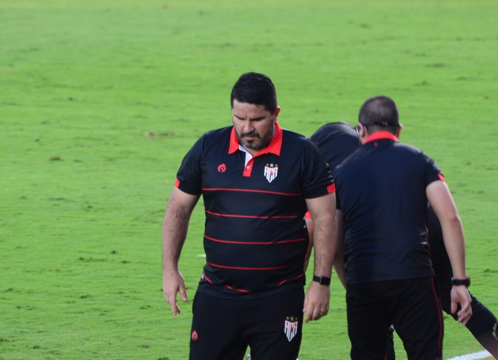 Eduardo Barroca quer time "mentalmente forte" após derrota para o Palmeiras