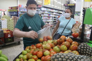 Aumento do custo das hortaliças muda hábito alimentar do goiano