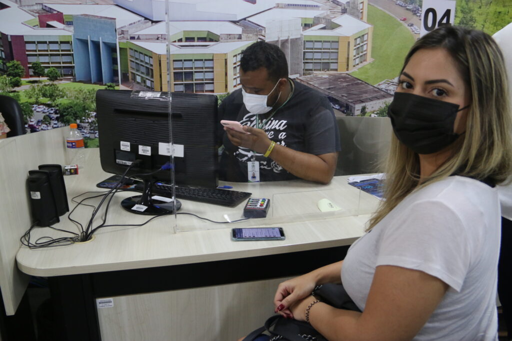 Festas de final de ano aquecem o mercado de empregos temporários em Goiânia