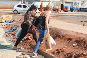 Obras na Praça do Trabalhador atrasam retorno da Feira Hippie