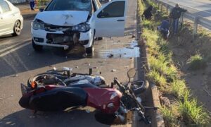 Motociclista fica ferido em acidente na BR-153