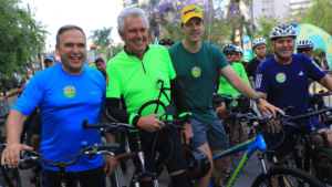 Mabel e Caiado iniciam reta final da campanha com passeio ciclístico em Goiânia