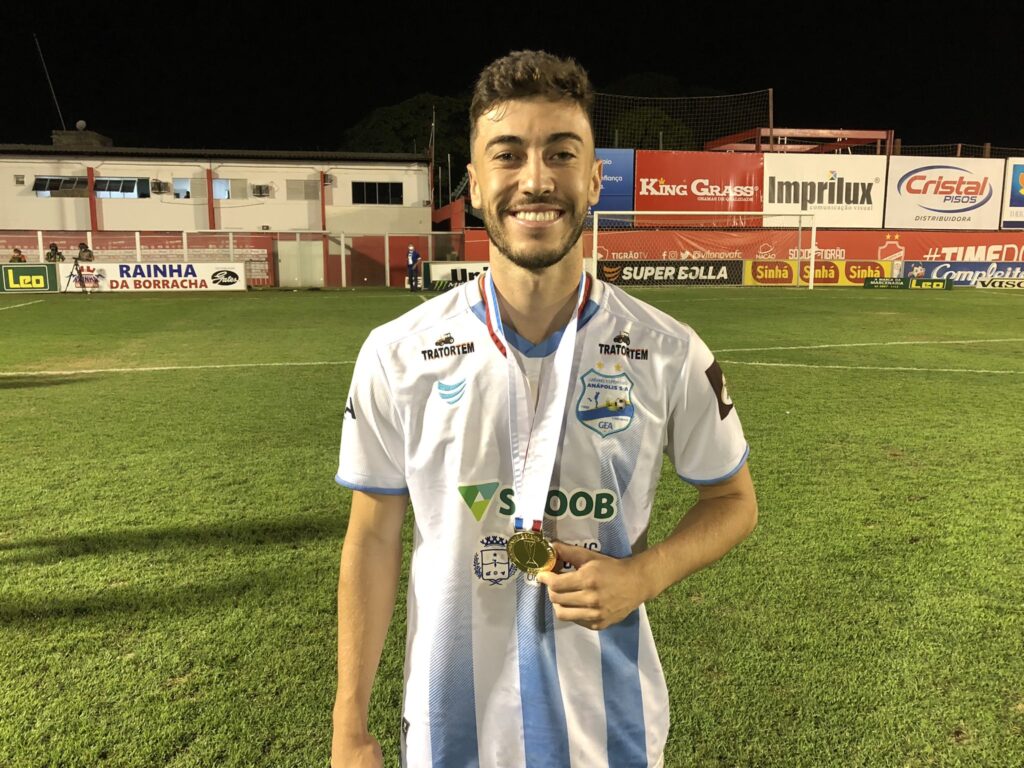 Lateral campeão com o Grêmio Anápolis deve reforçar o Azulão do Vale