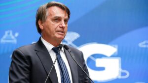 Bolsonaro ameaça pedir que o Senado instaure processo contra ministros do STF