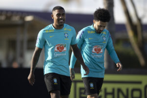 Zenit solicita retorno de Claudinho e Malcom